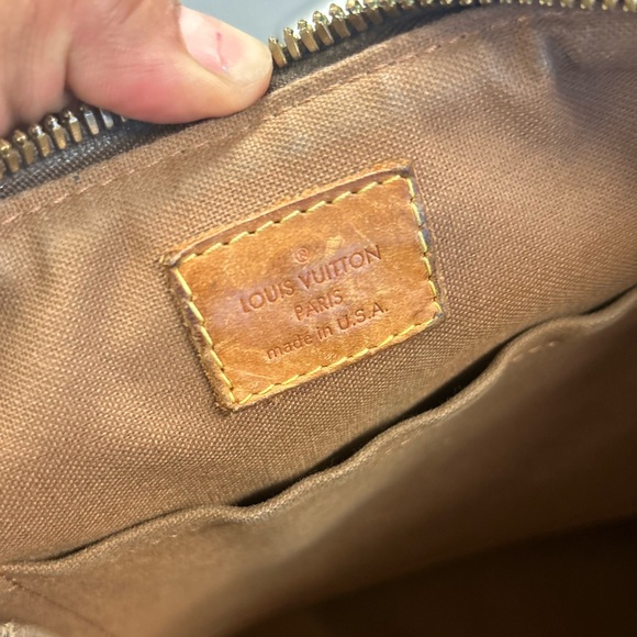 Louis Vuitton Monogram Palermo PM 
2-way shoulder bag. - Picture 9 of 14